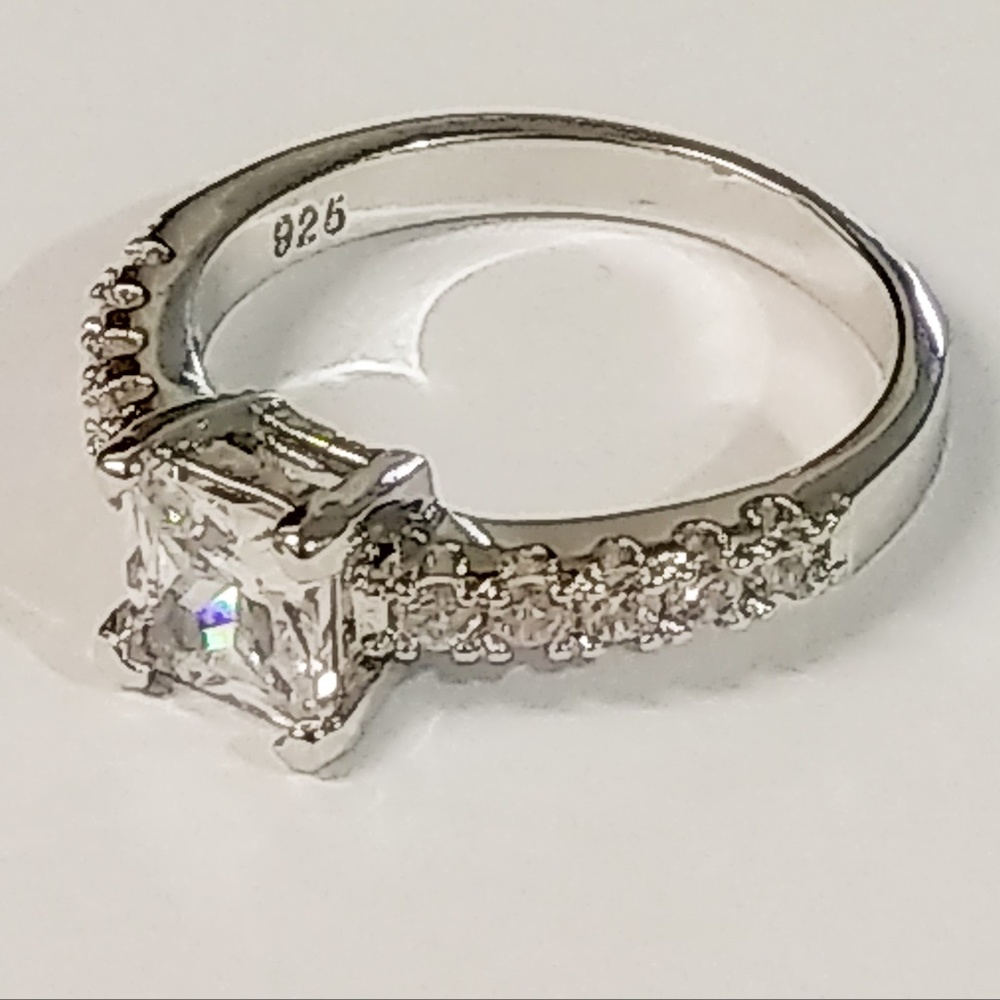 Gorgeous 925 Sterling Silver Ring AAAA Zircon